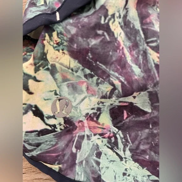 Lululemon Speed Up Shorts 2.5” - Picture 3 of 10